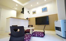 Momo Premium 403